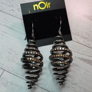 nOir Jewelry Black and Gold Twisted Earrings